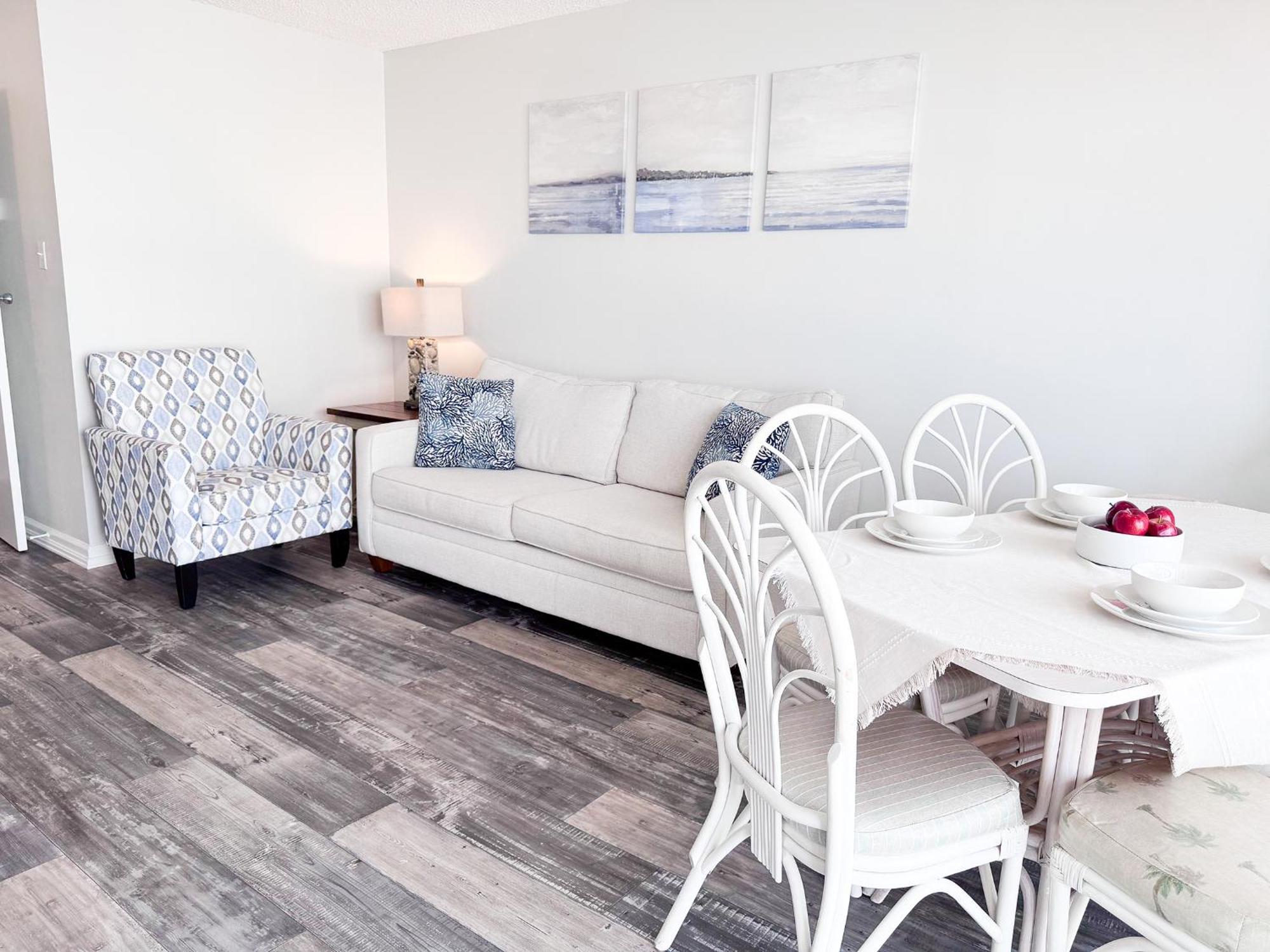 Aqua Wildwood Crest